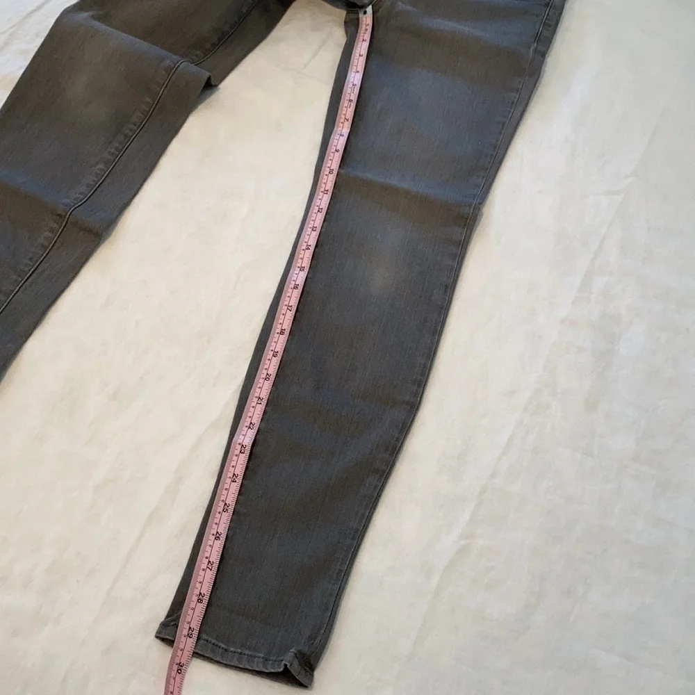 J Brand Skinny Jeans in Gray